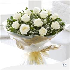 12 White Rose With Gypsophila