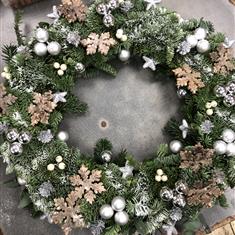 White Frosted Wreath 
