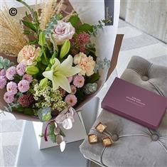 Winter Trending Handtied with Chocolates