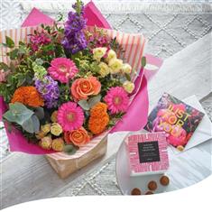 Mother&#39;s Day Bright Hand-tied Chocs and Card Large