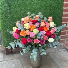 Showstopper mixed rose vase
